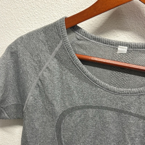 Lululemon Swiftly Tech Short Sleeve Shirt Sz 10 Gray - Picture 8 of 13